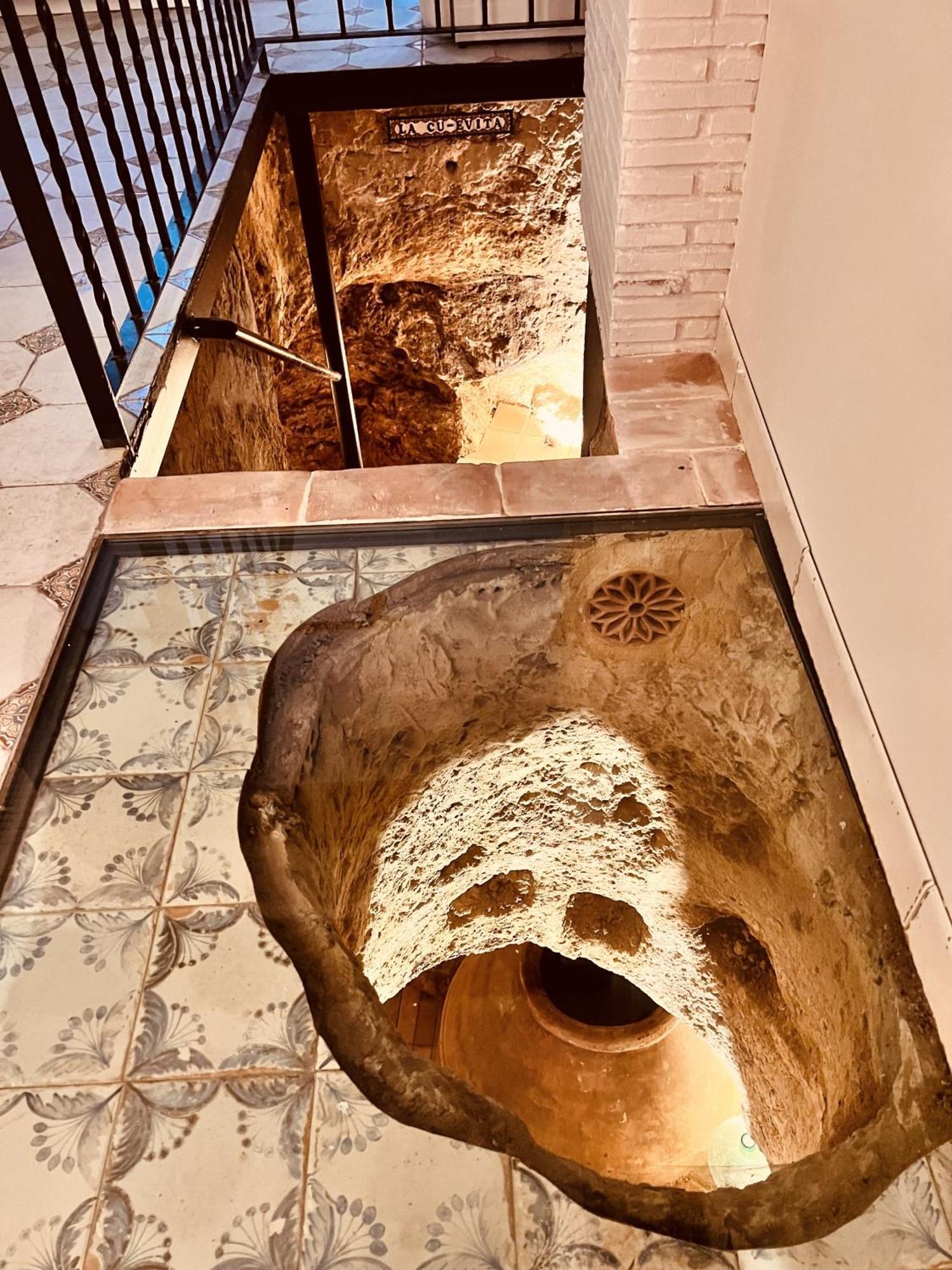 Valeria, Casa Con Cueva Privada Del 1748 Villa