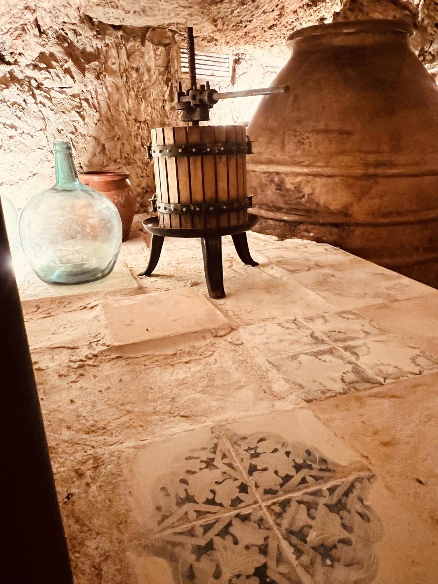 Villa Valeria, Casa Con Cueva Privada Del 1748 *