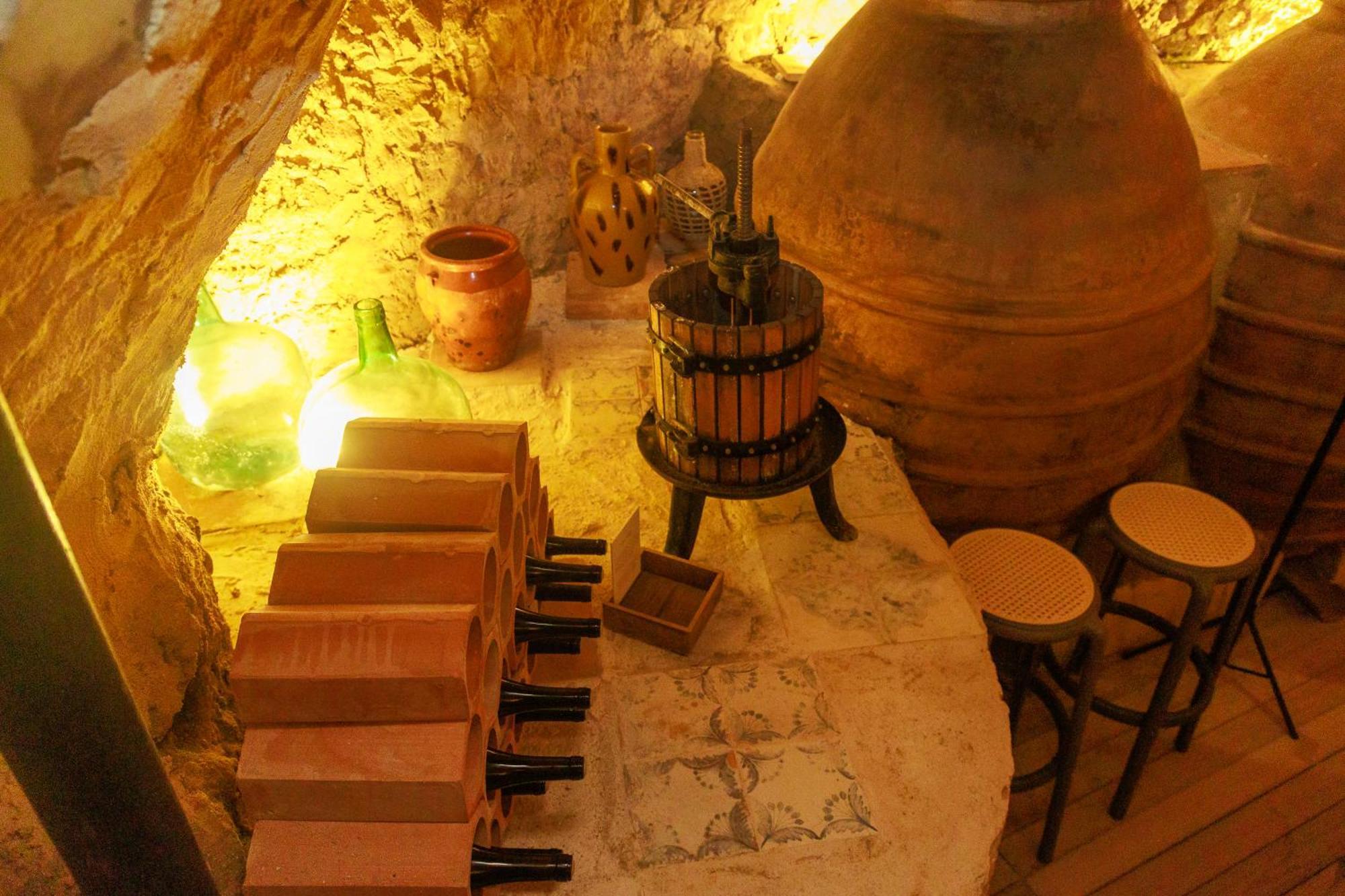 Valeria, Casa Con Cueva Privada Del 1748 *