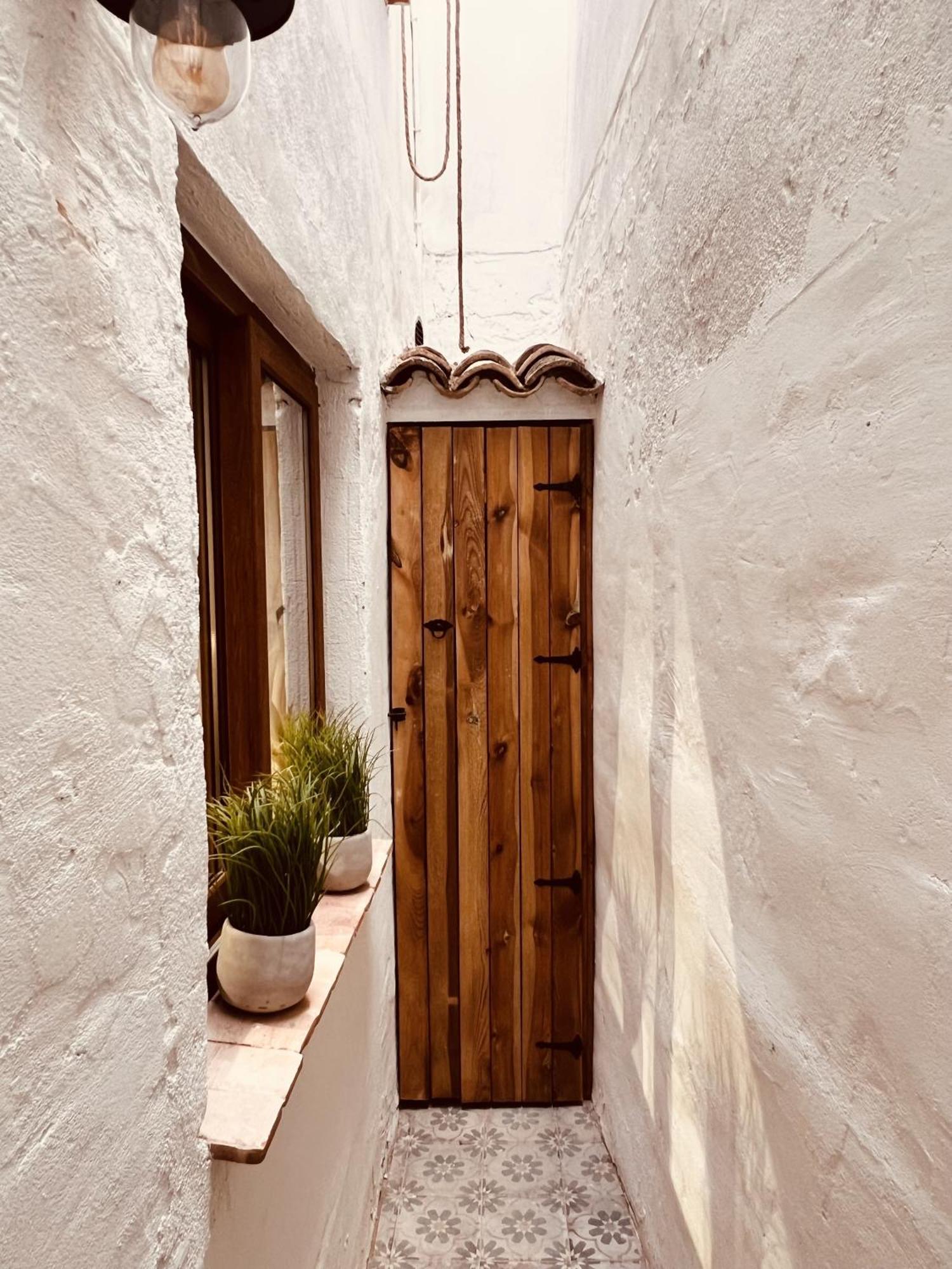 Valeria, Casa Con Cueva Privada Del 1748 * Requena