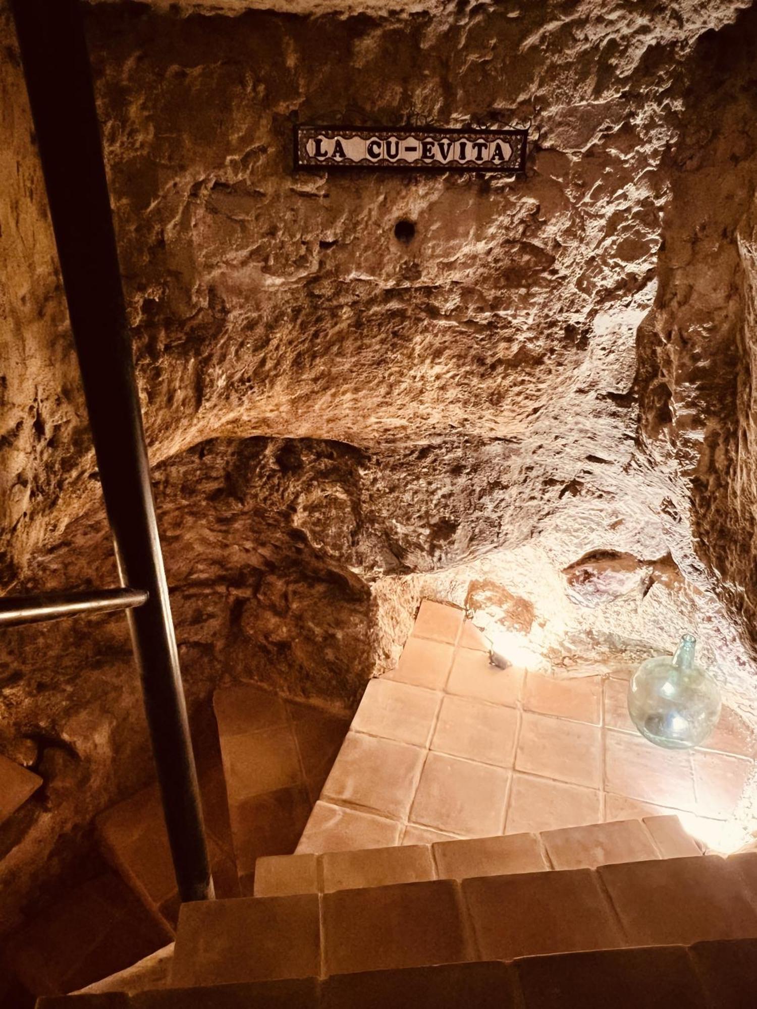 Valeria, Casa Con Cueva Privada Del 1748 *