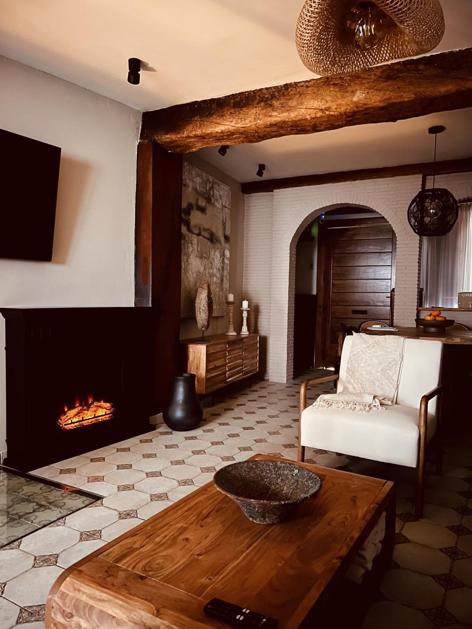 Valeria, Casa Con Cueva Privada Del 1748